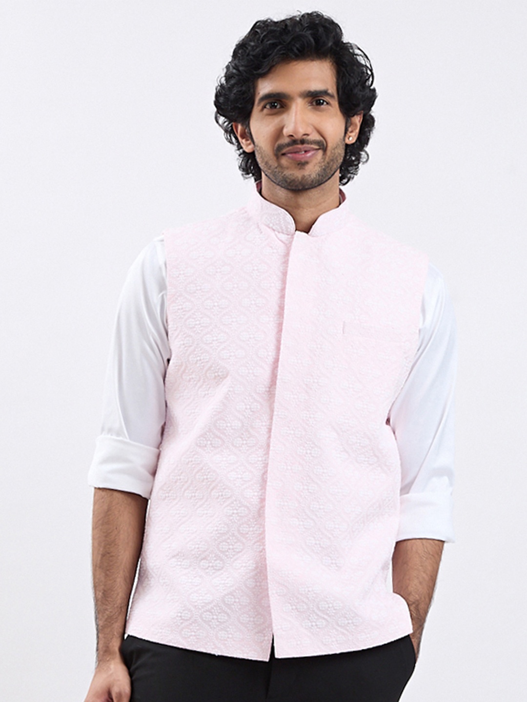 

VASTRAMAY Embroidered Chikankari Nehru Jacket, Pink