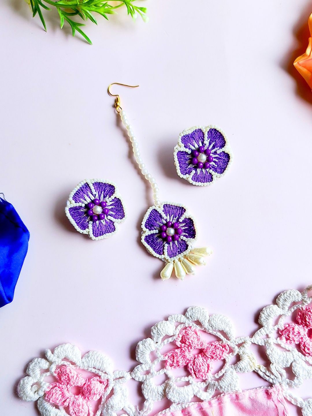 

Anouk Gold-Plated Purple Bedded Floral Jewellery Set