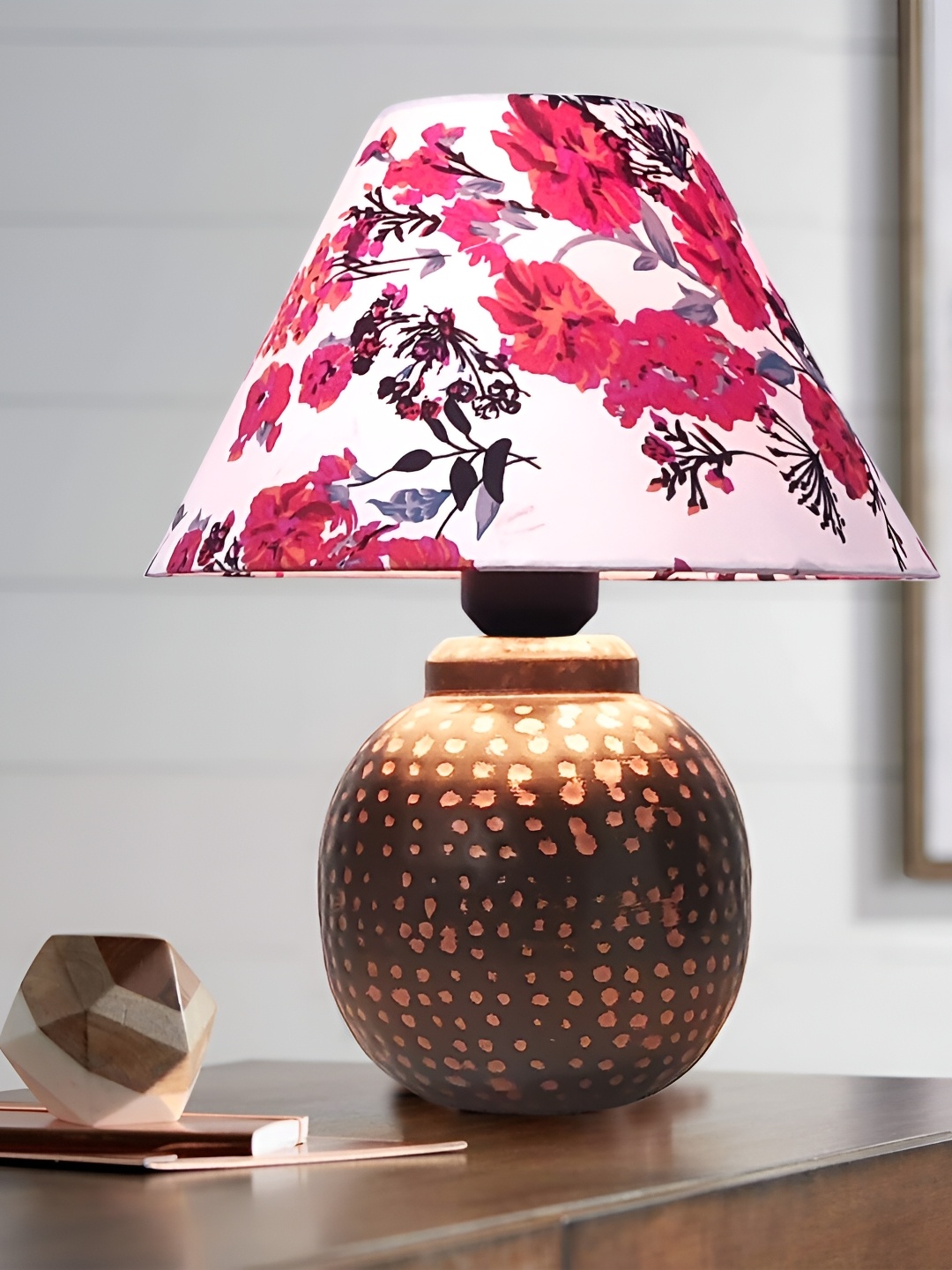 

Homesake Rustic Brown & Pink Textured Bronze Frustum Shaped Table Lamp