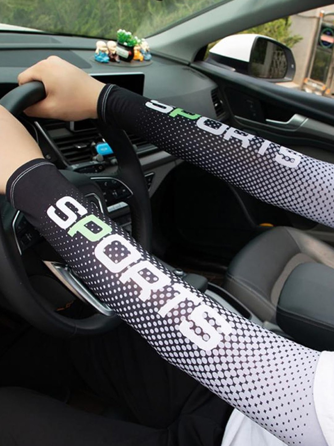 

CareDone Men Patterned Riding Arm Sleeves, Black