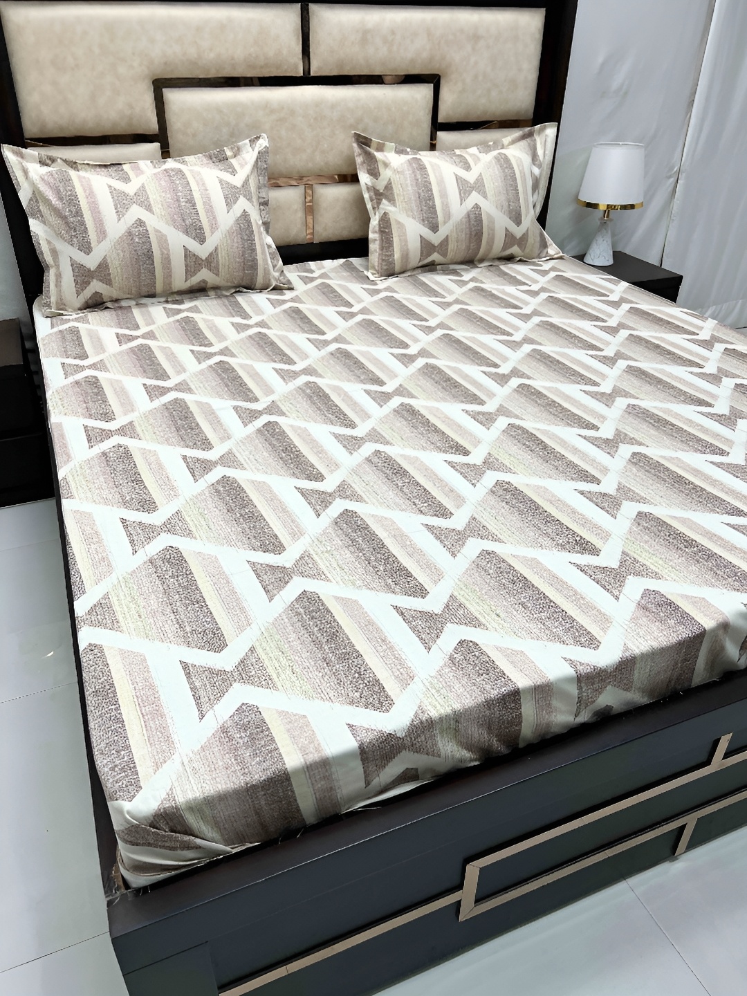 

Pure Decor Brown Geometric Printed 240 TC Cotton Queen Bedsheet with 2 Pillow Covers