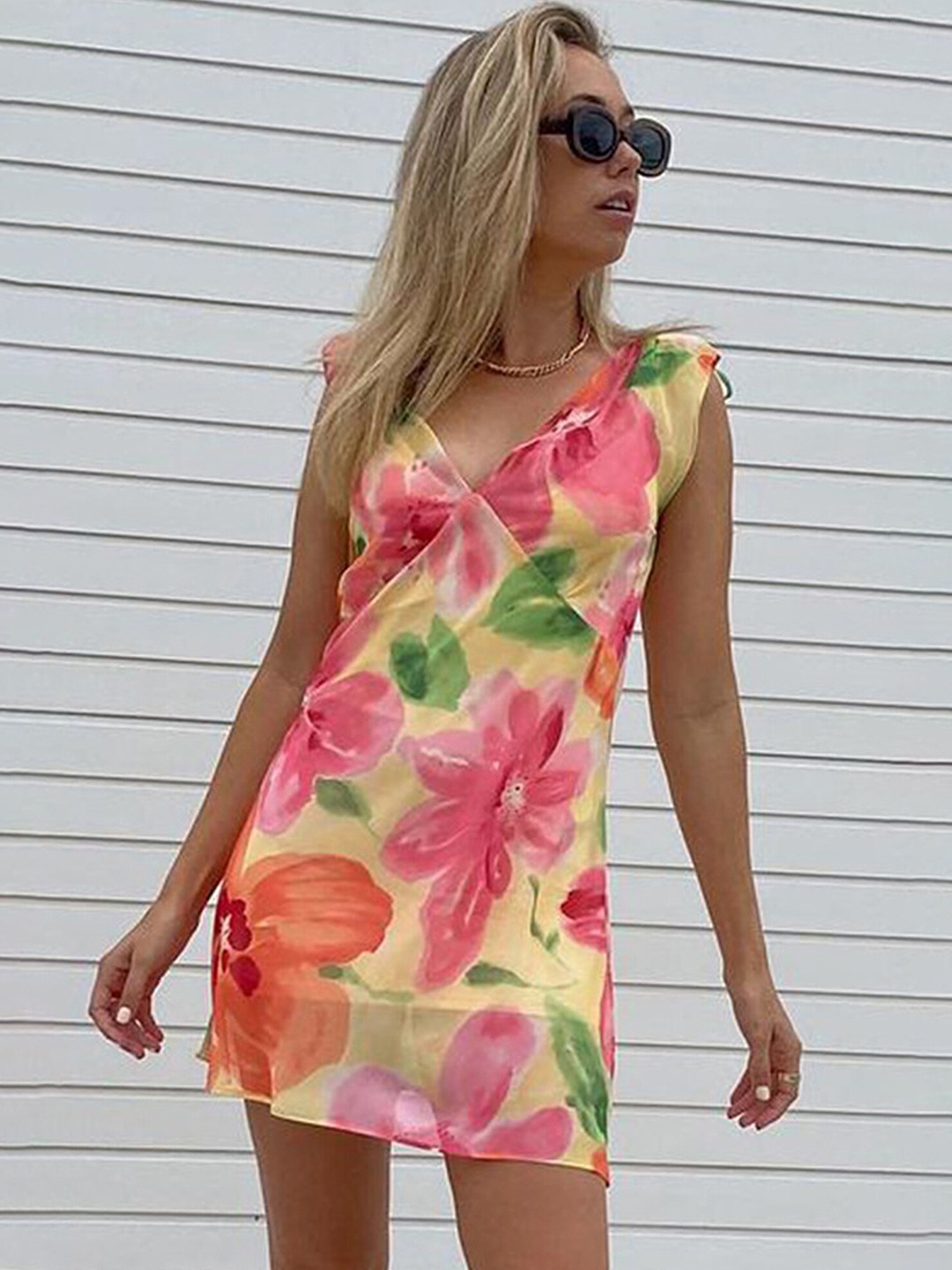 

LULU & SKY Floral Print V-Neck Sheath Dress, Pink