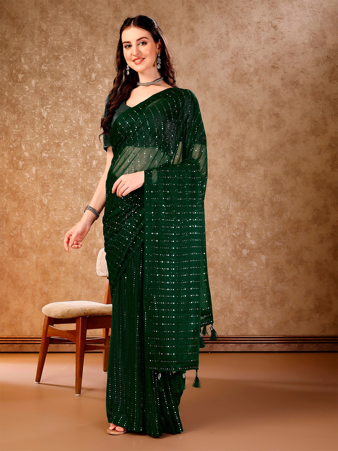 

Indian Women Embellished Sequinned Saree, Green