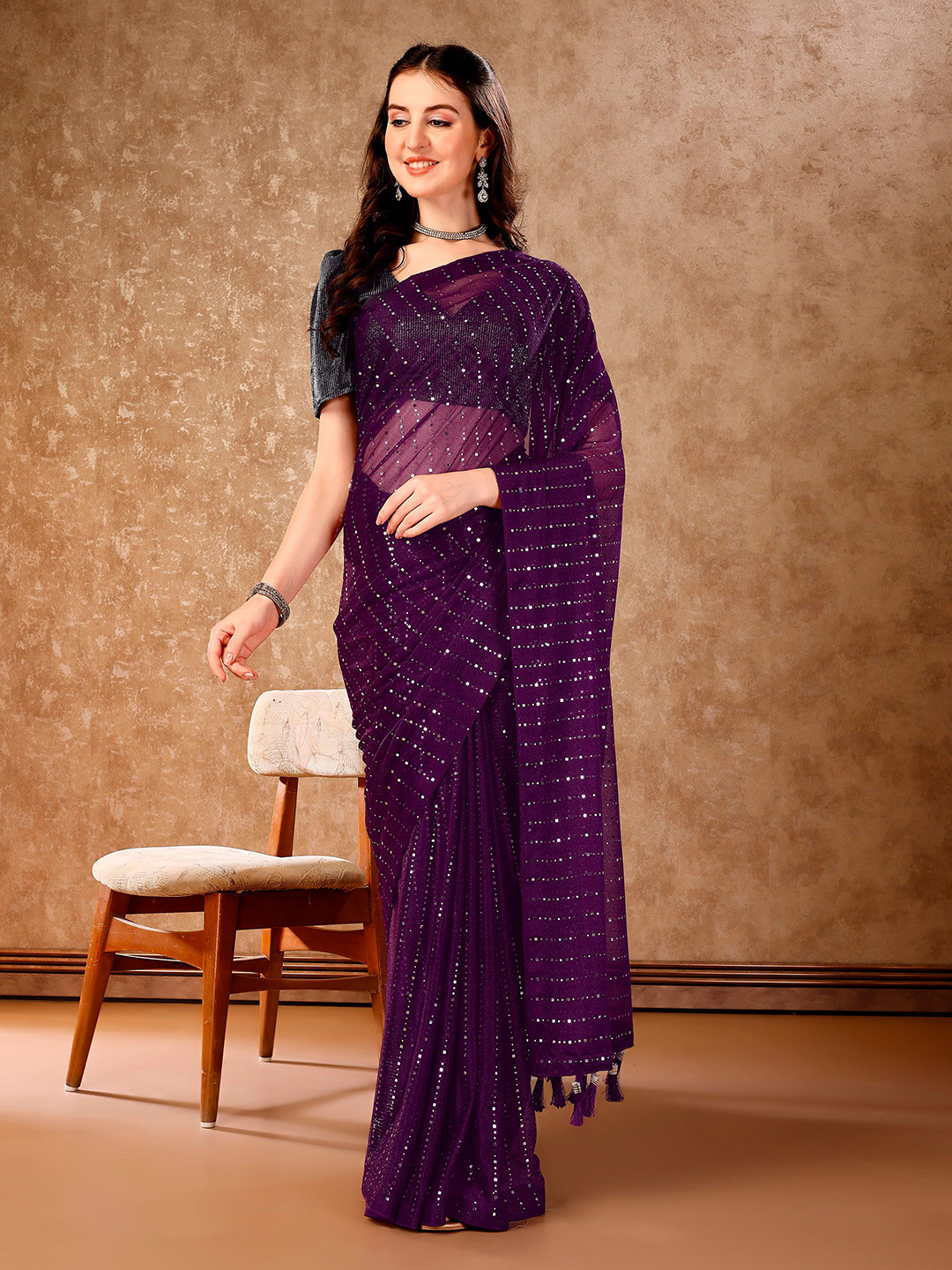 

Indian Women Embellished Mirror Work Saree, Purple