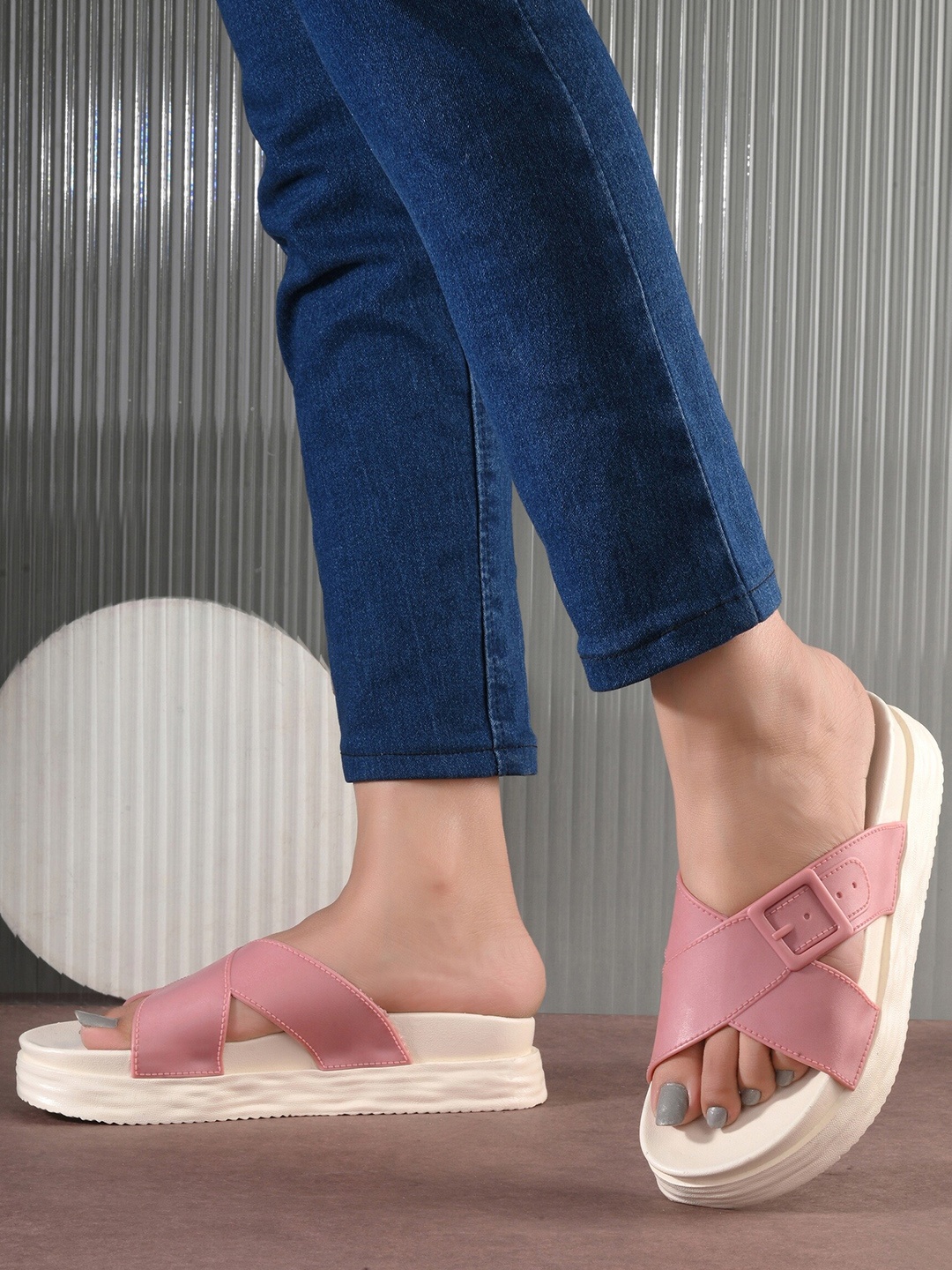 

Layasa Women Rubber Sliders, Pink