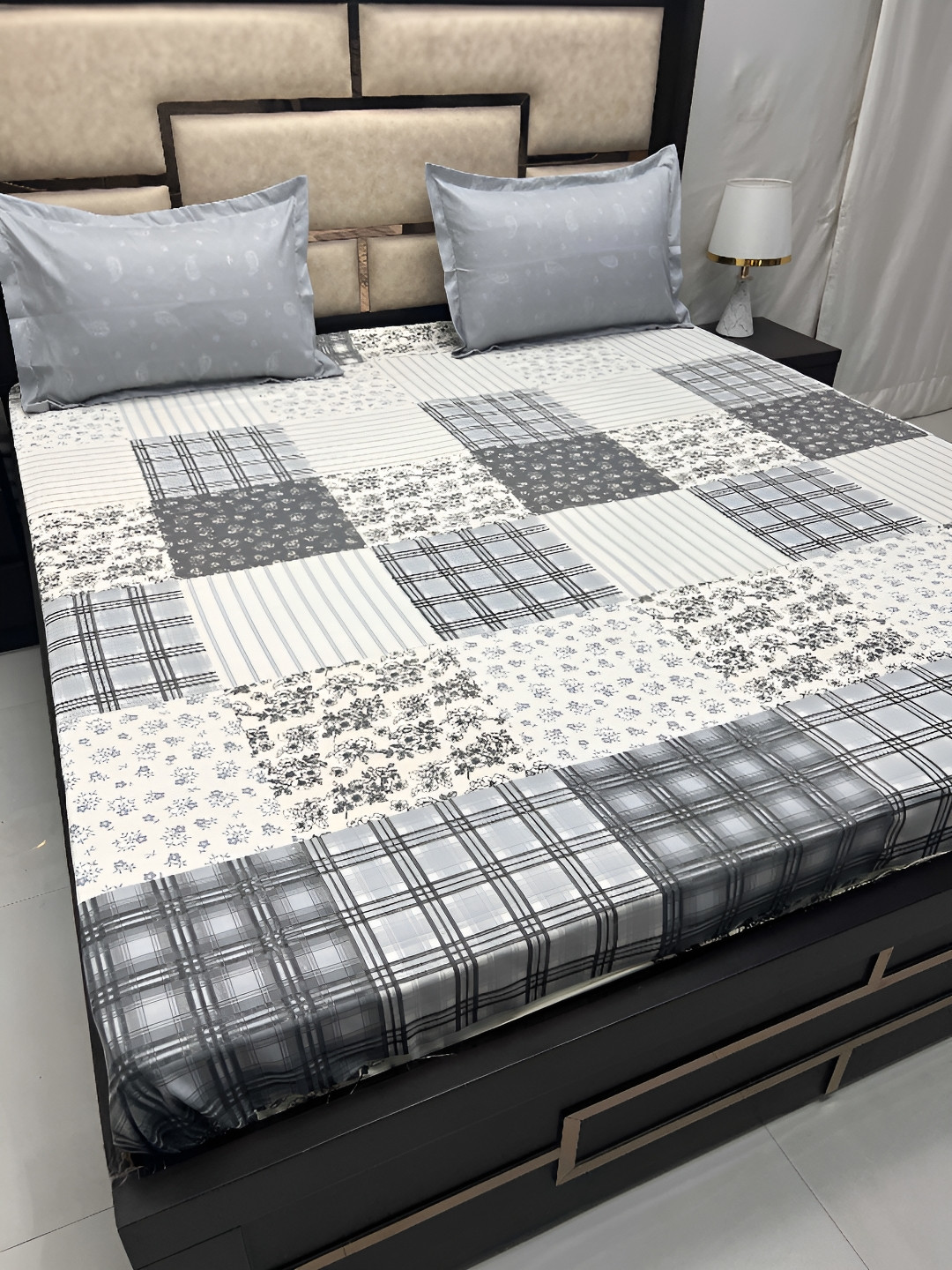 

Pure Decor Leisure Fur Grey & Off White Floral Cotton King Bedsheet With 2 Pillow Covers