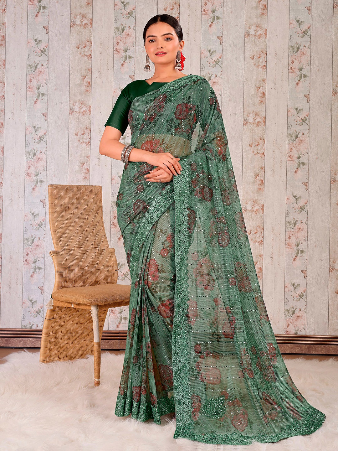 

Indian Women Embellished Sequinned Saree, Green