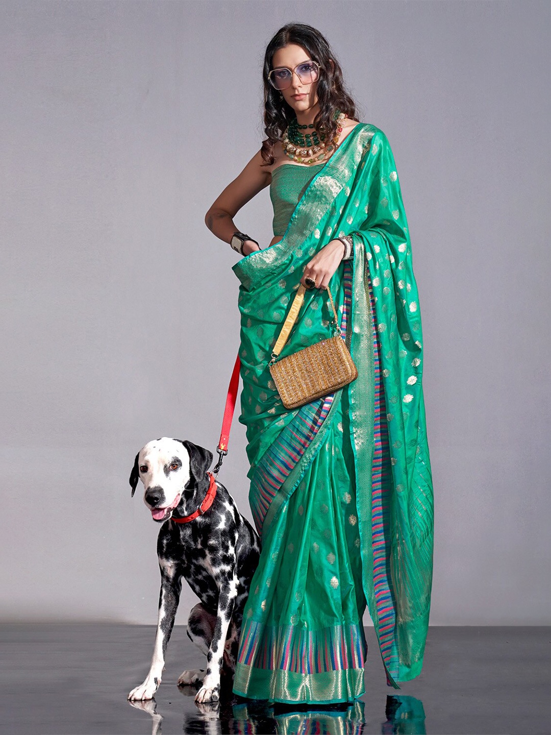 

DEVATITHI Ethnic Motifs Woven Design Zari Detailed Banarasi Saree, Green