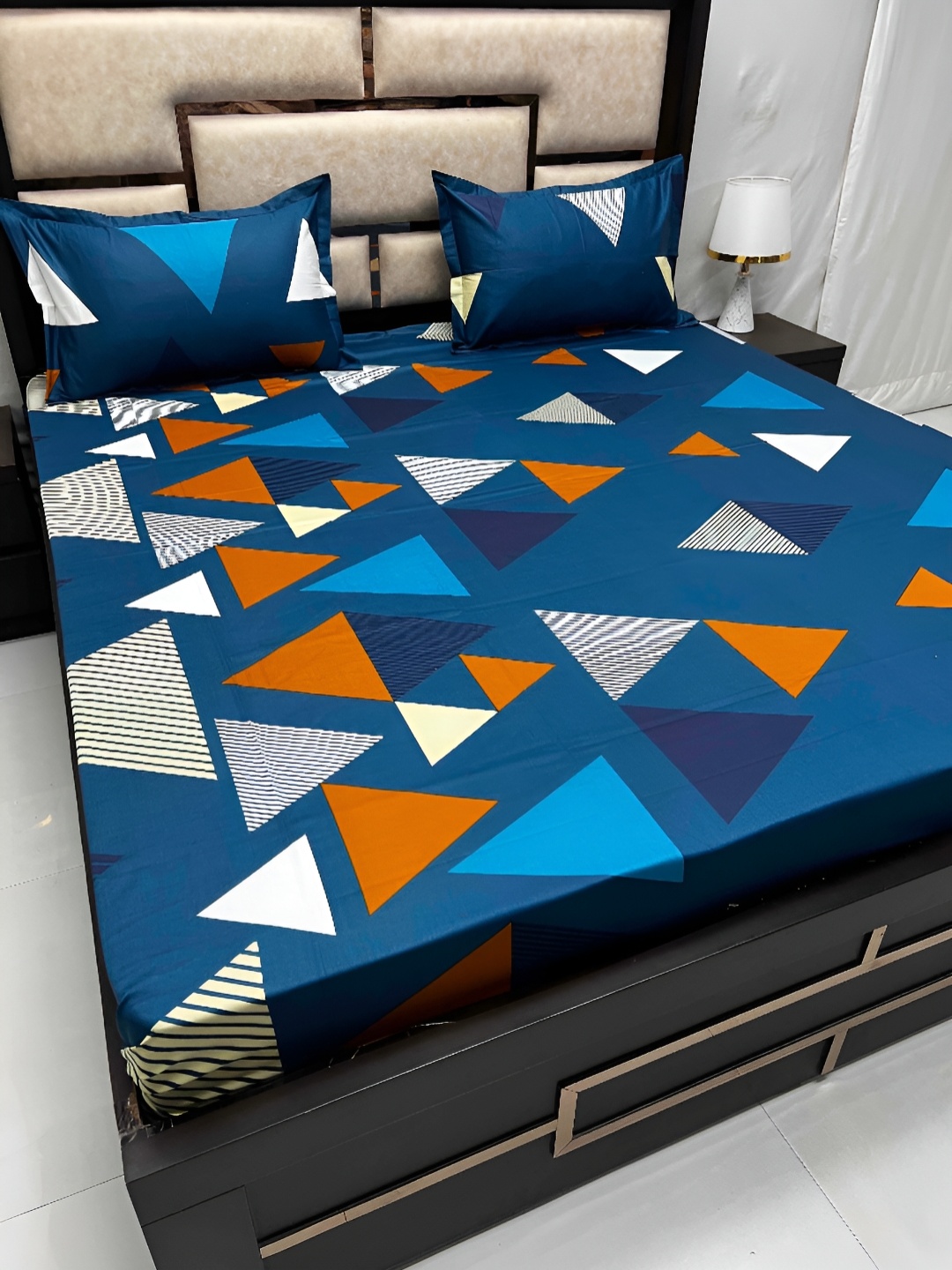 

Pure Decor Velar Sib Blue Geometric Cotton 330 TC King Bedsheet With 2 Pillow Covers