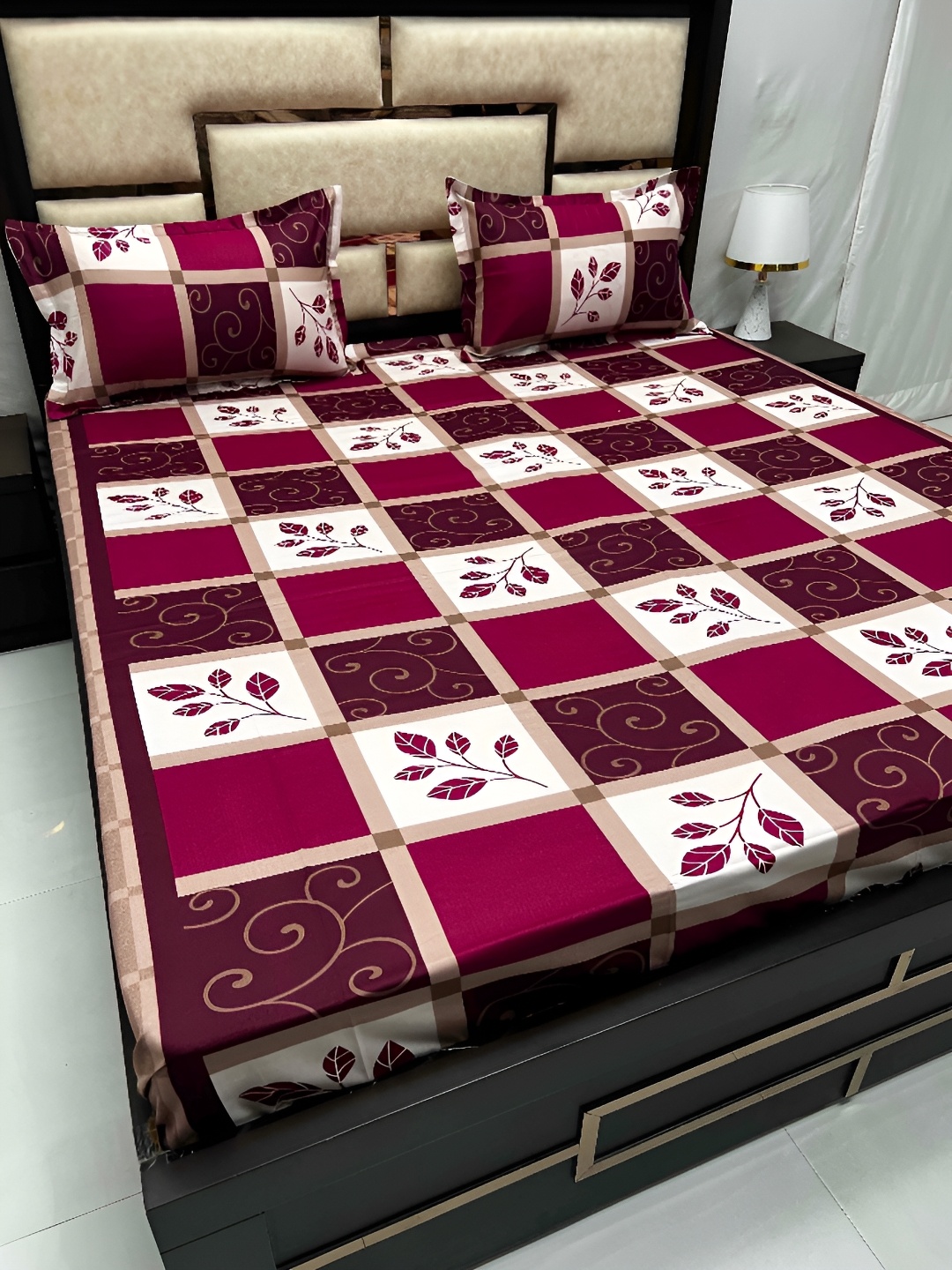 

Pure Decor Maroon & White Floral 330 TC King Bedsheet with 2 Pillow Covers