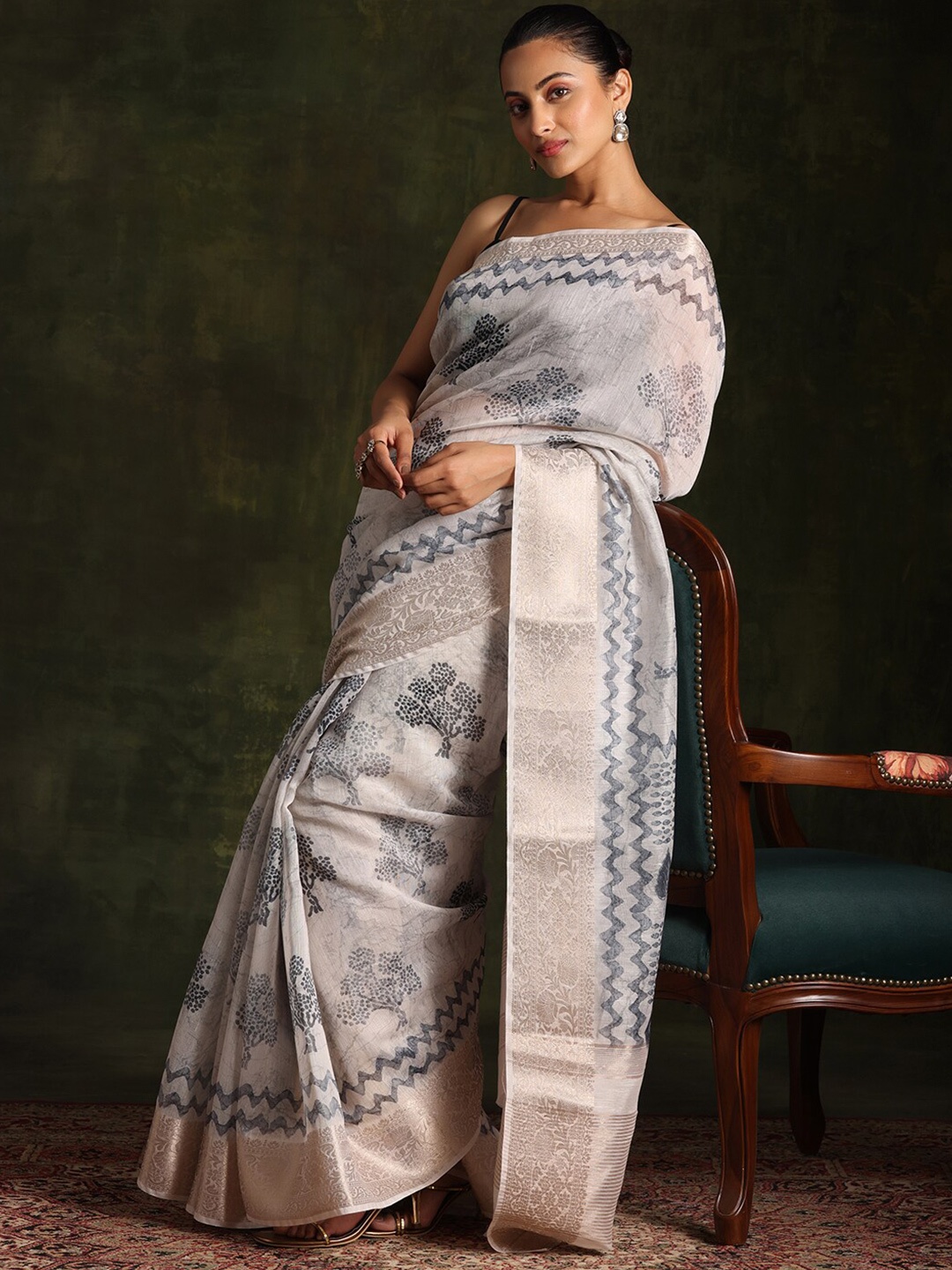 

Libas Grey Floral Printed Zari Chanderi Saree