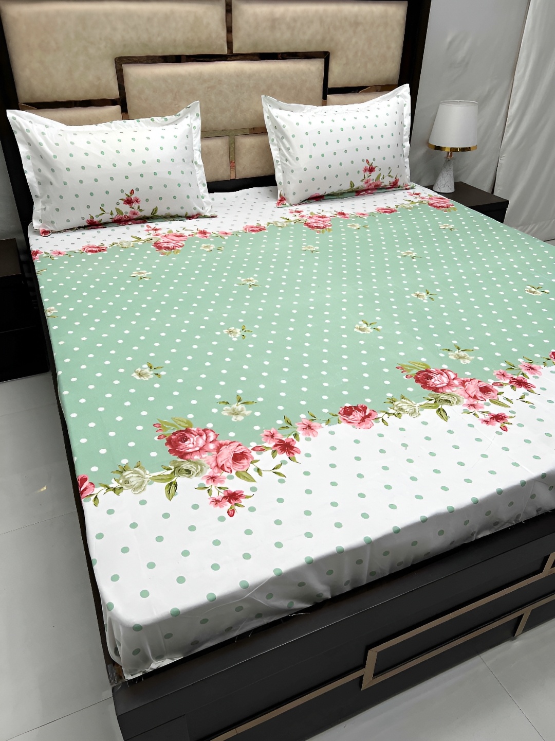 

Pure Decor Green & White Floral 220 TC Cotton Queen Bedsheet with 2 Pillow Covers