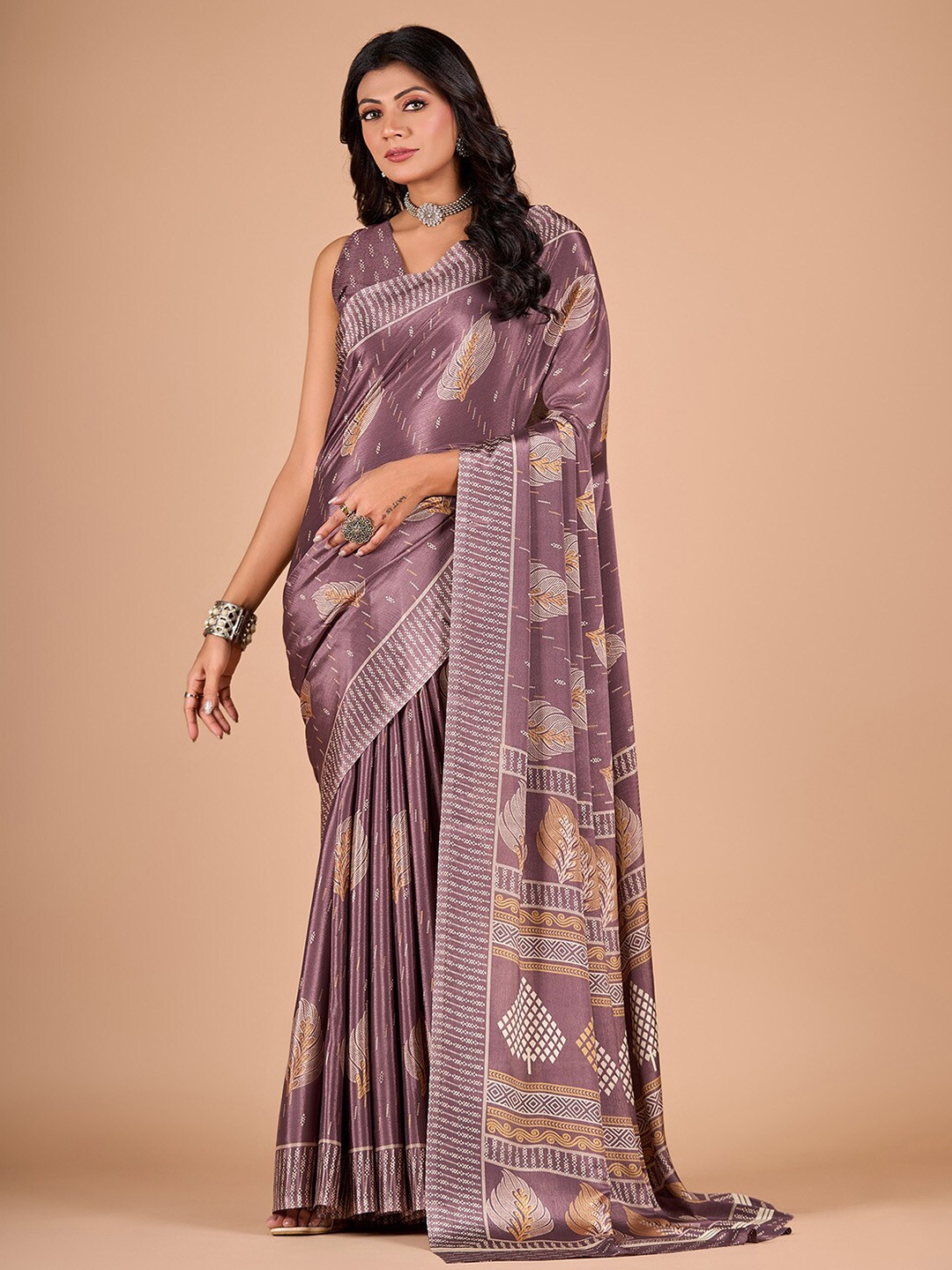 

NIRMAL CREATION Floral Printed Saree, Coffee brown