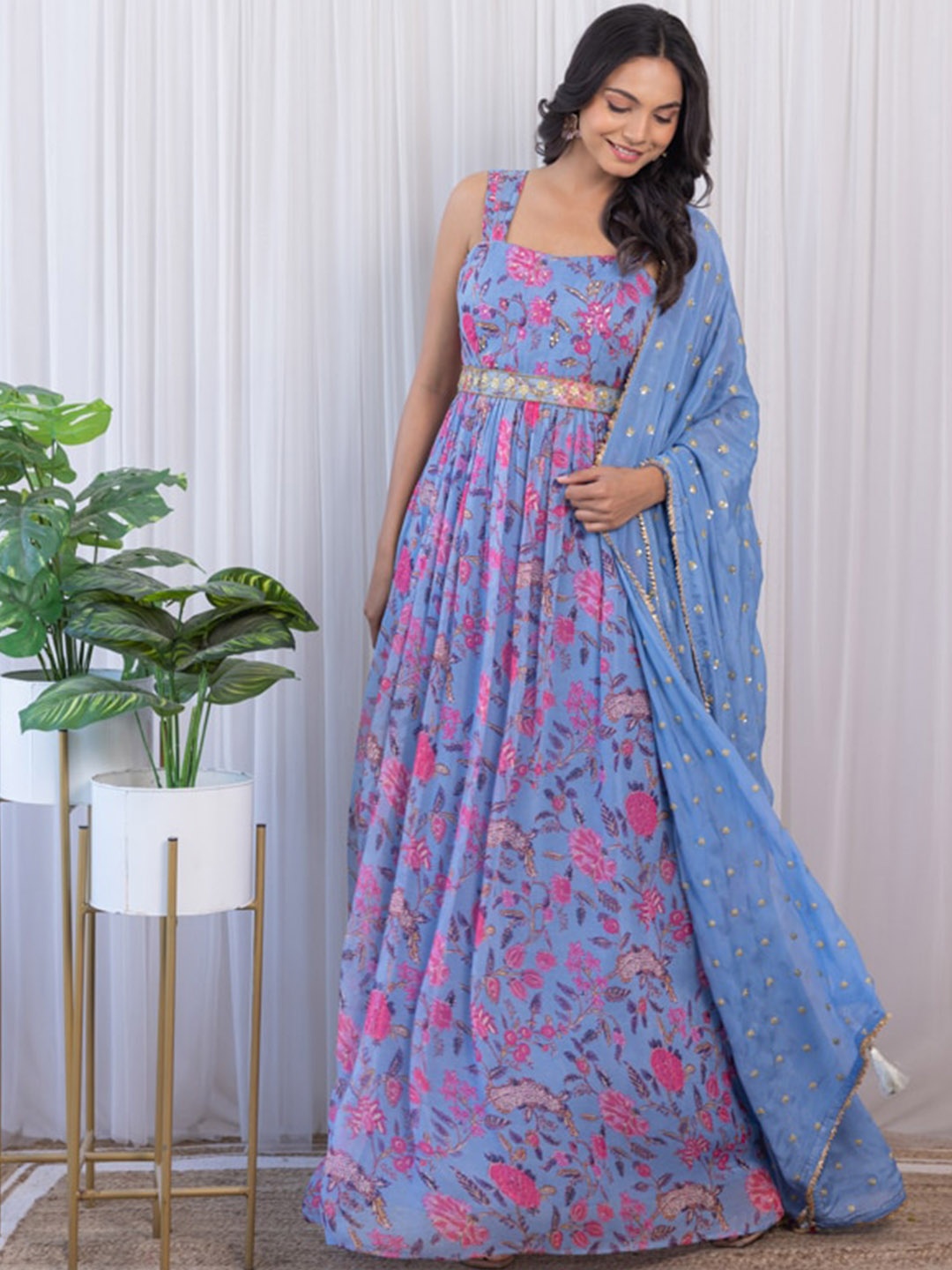 

LABEL KANUPRIYA Floral Printed Layered Georgette Anarkali Kurta With Dupatta, Grey