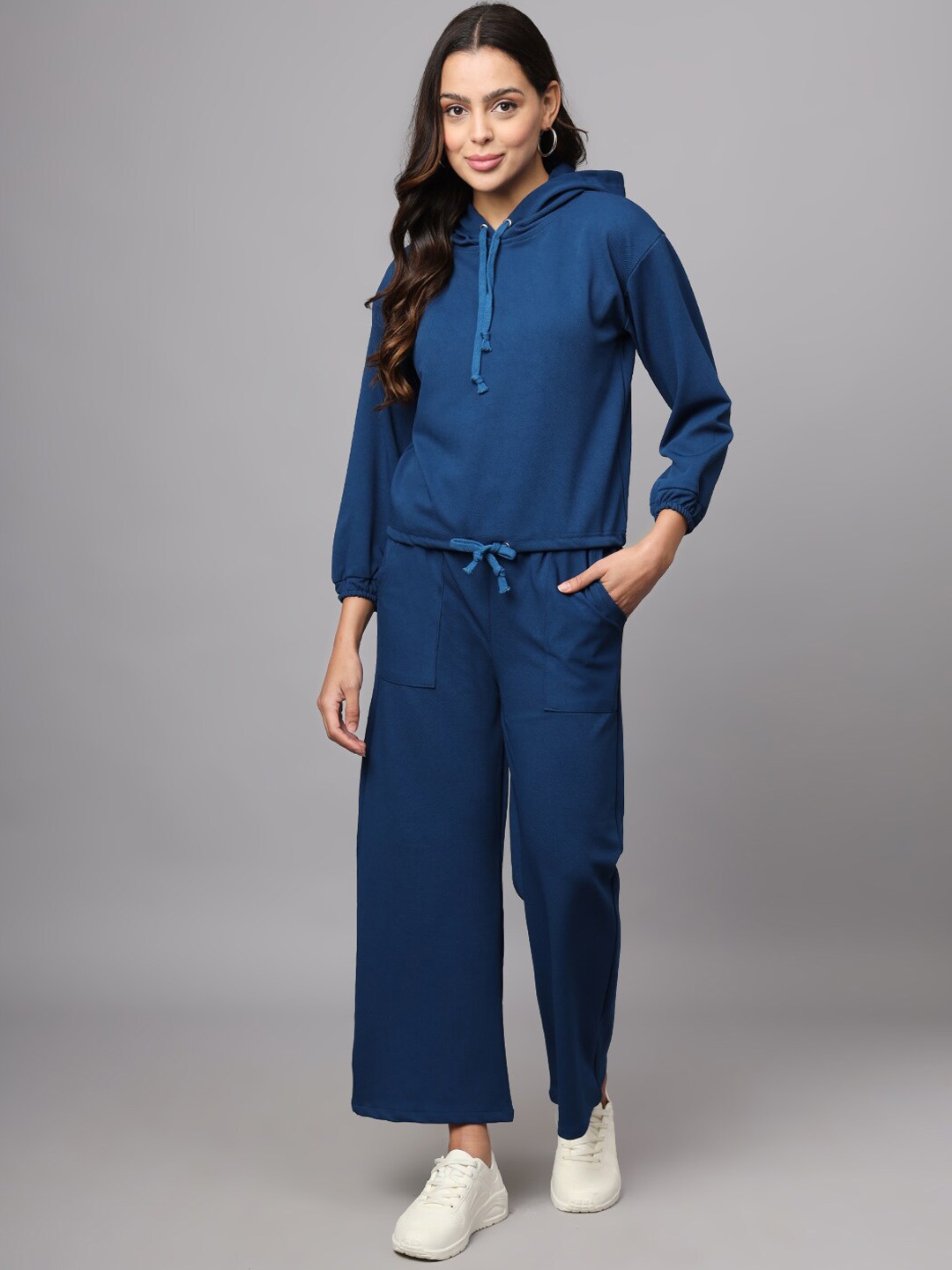 

VINISHAA KLOTHING Sweatshirt & Trousers Co-Ords, Teal