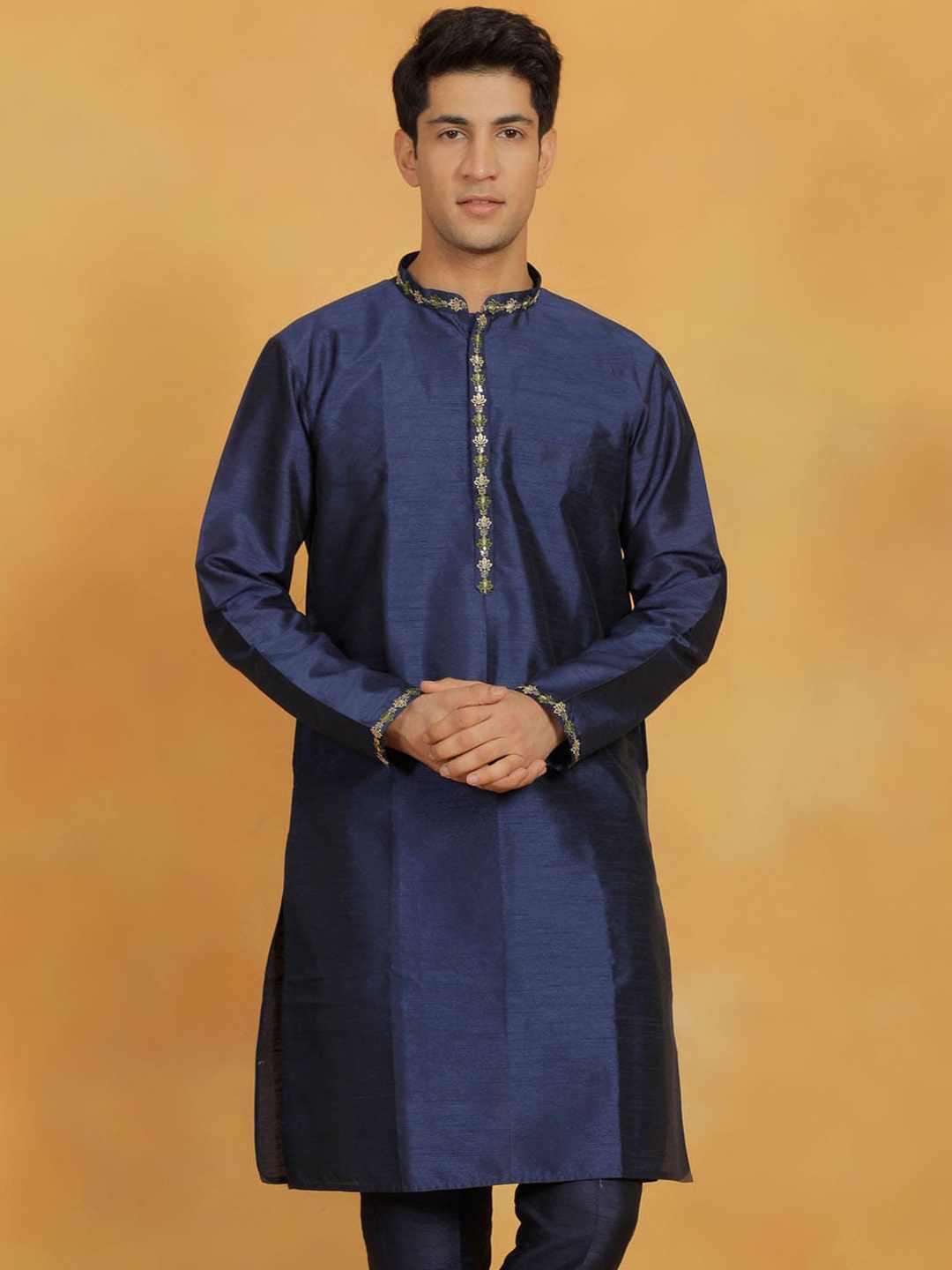 

VASTRAMAY Mandarin Collar Thread Work Straight Kurta, Navy blue