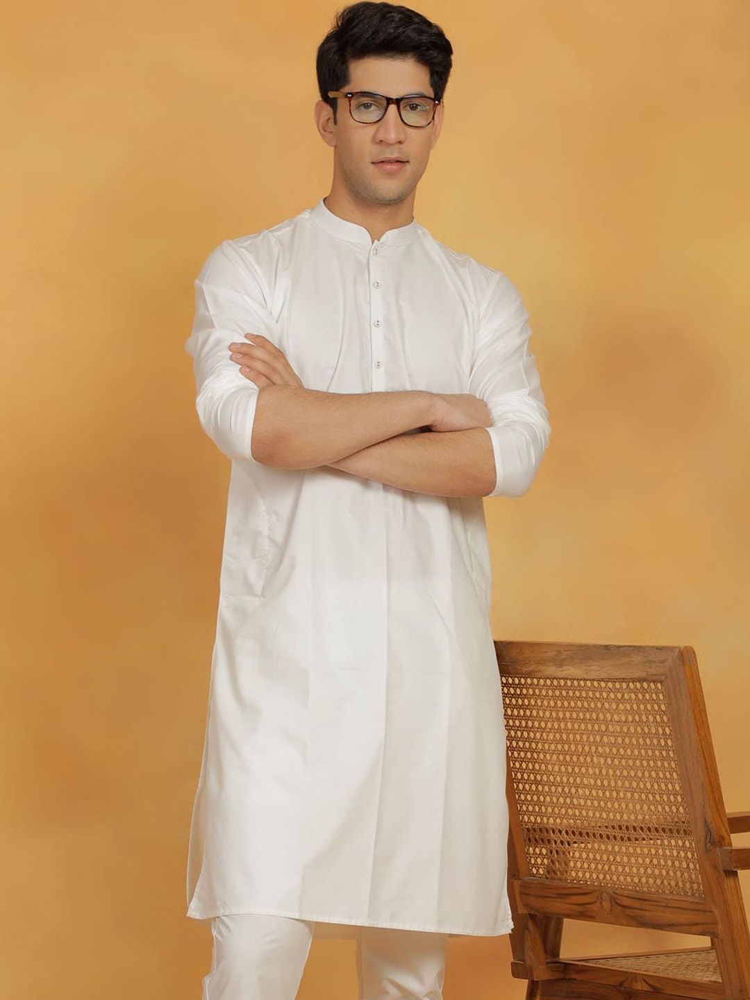 

VASTRAMAY Mandarin Collar Cotton Silk Straight Kurta, Off white