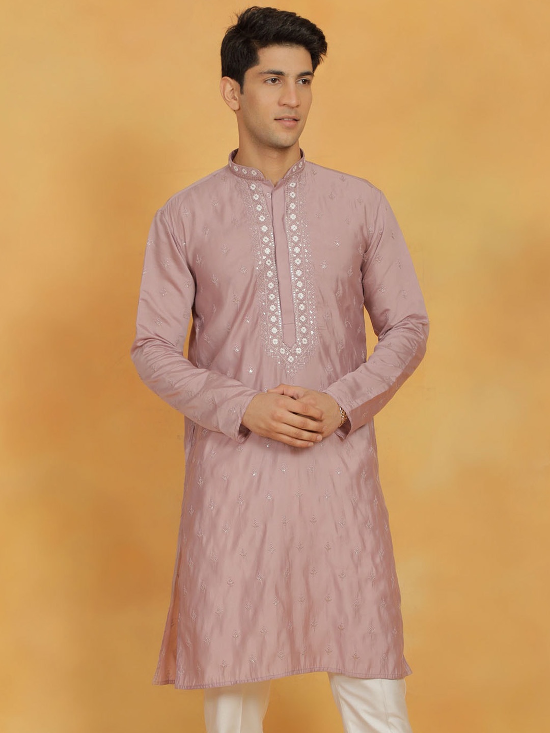 

VASTRAMAY Mandarin Collar Thread Work Kurta, Pink