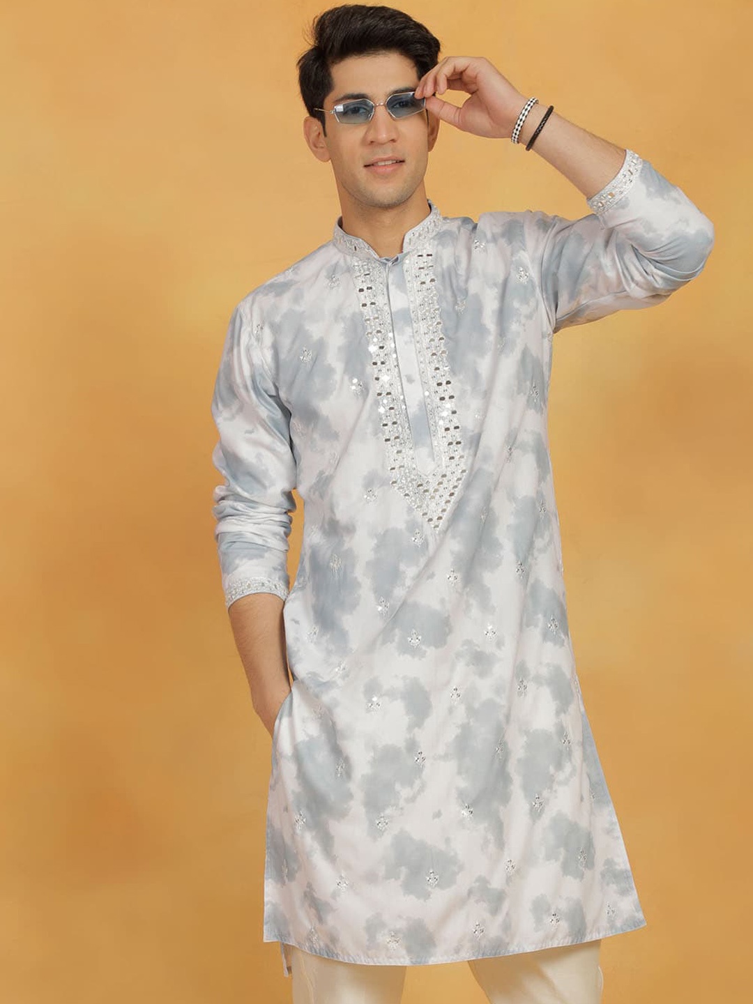 

VASTRAMAY Floral Embroidered Mirror Work Mandarin Collar Straight Kurta, Grey