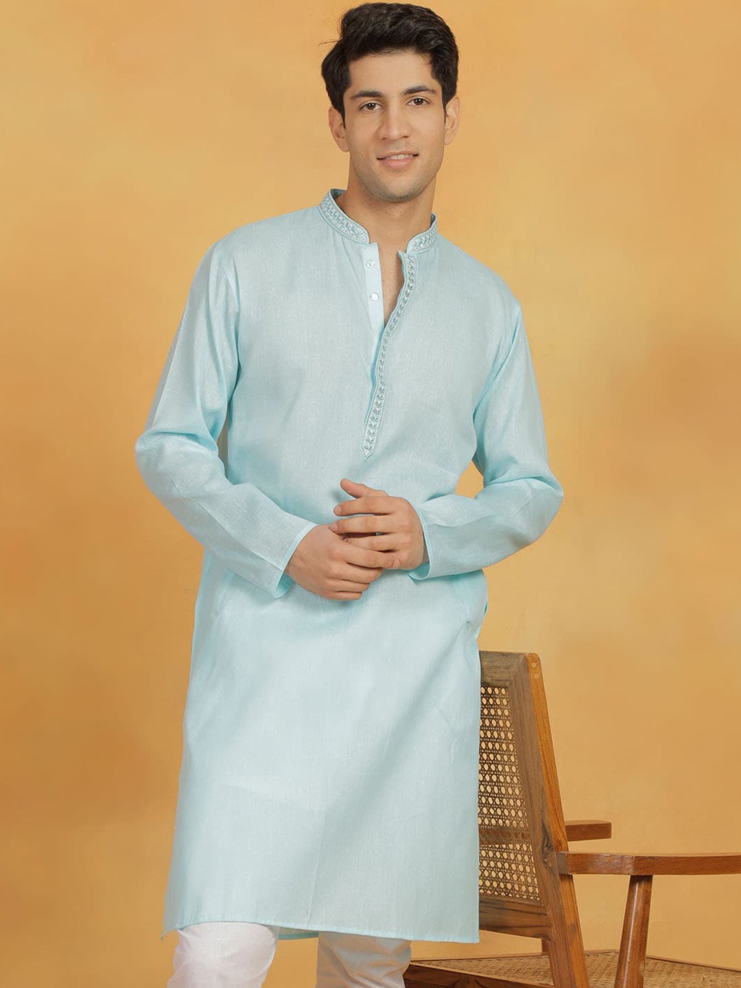 

VASTRAMAY Thread Work Mandarin Collar Straight Kurta, Blue