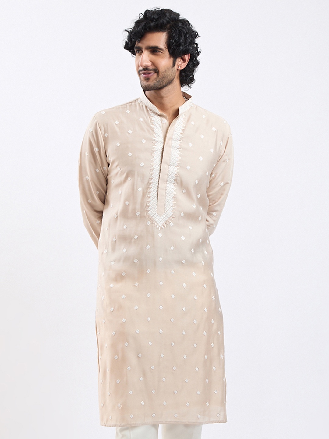 

VASTRAMAY Geometric Embroidered Mandarin Collar Thread Work Straight Kurta, Grey