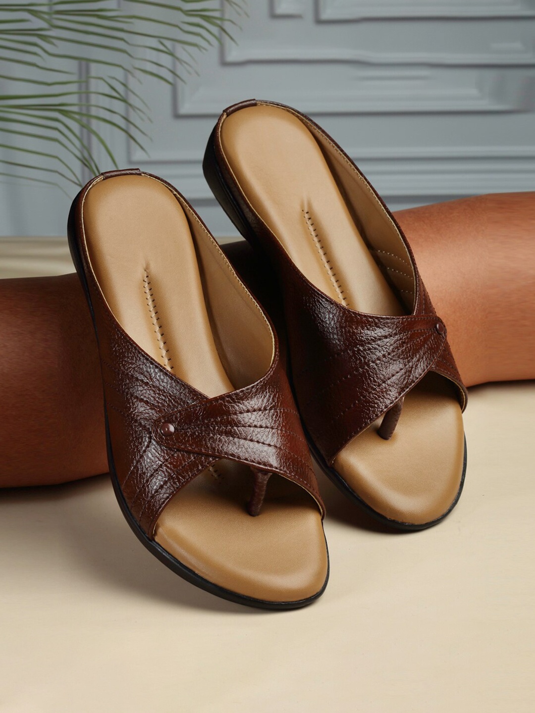 

DEAS Textured One Toe Flats, Brown