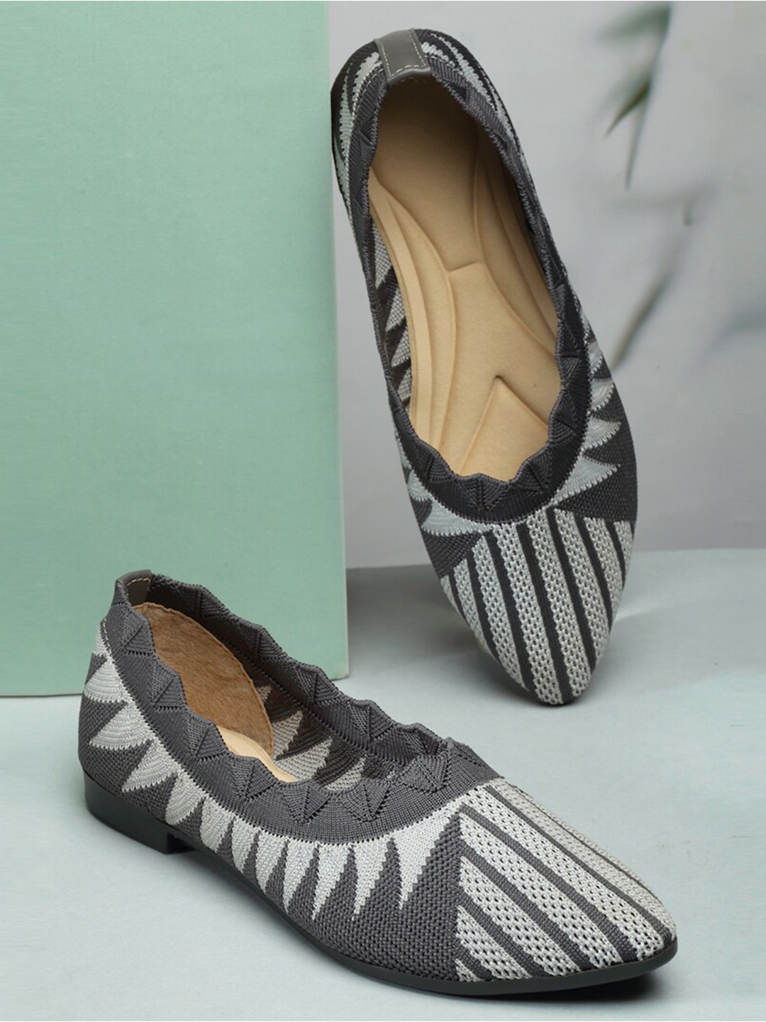 

DEAS Textured Ballerinas, Grey