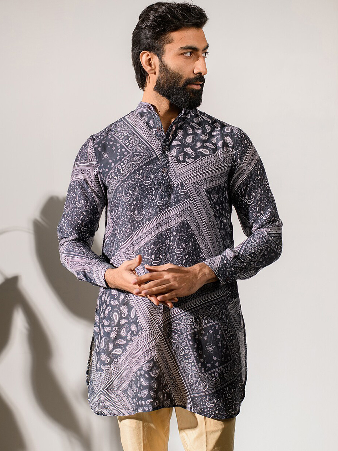 

QB MEN Ethnic Motifs Printed Straight Pure Silk Kurta, Black
