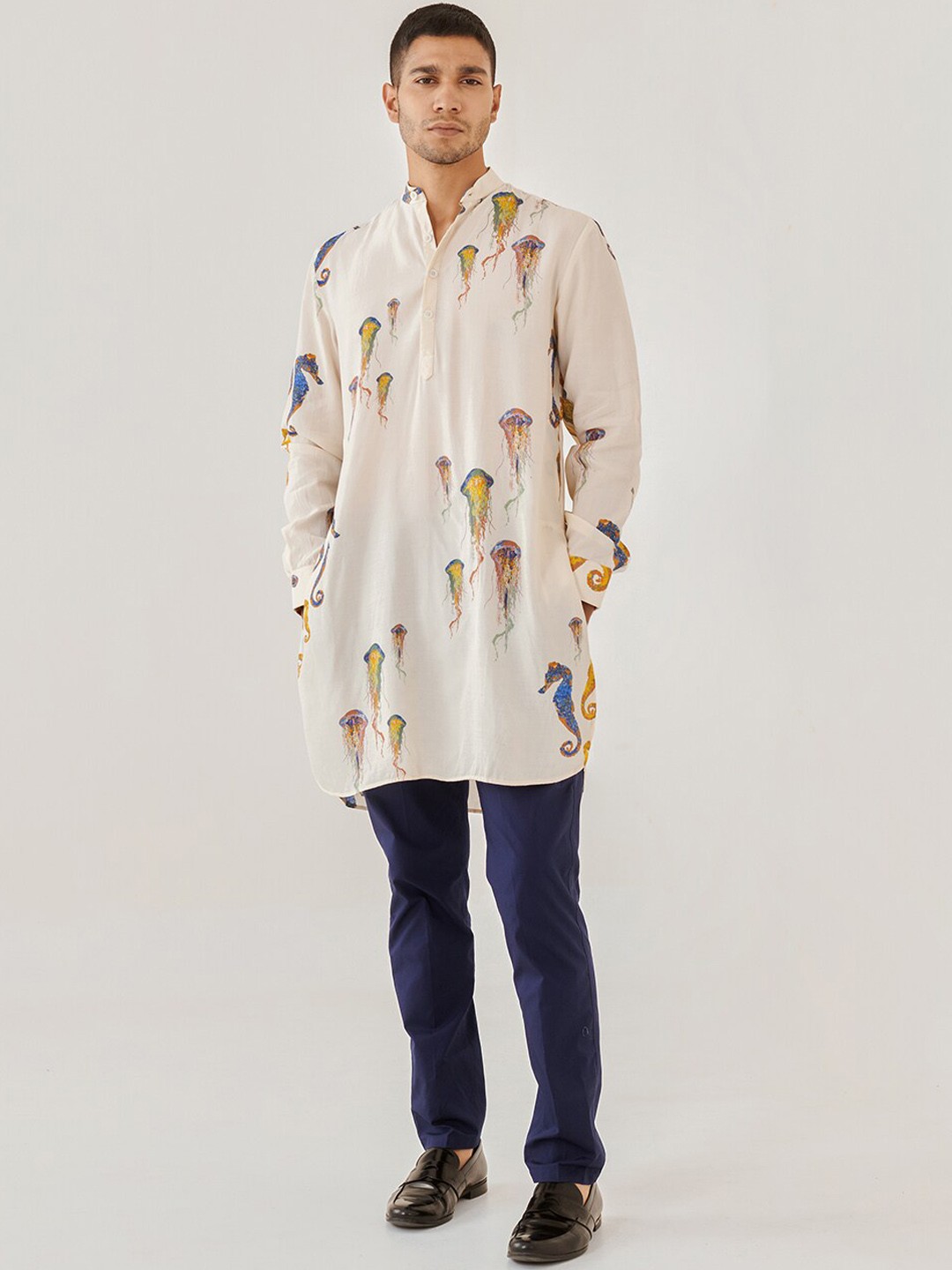 

QB MEN Abstract Printed Mandarin Collar Straight Pure Cotton Kurta, White