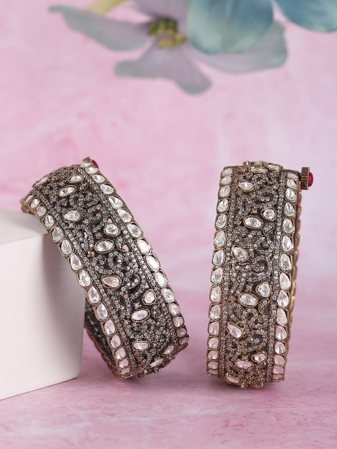 

AURAA TRENDS 22KT Gold-Plated Kundan-Studded Bangles
