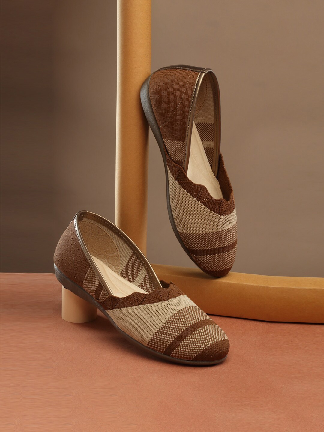 

sneakers villa Women Woven Design Mojaris, Brown