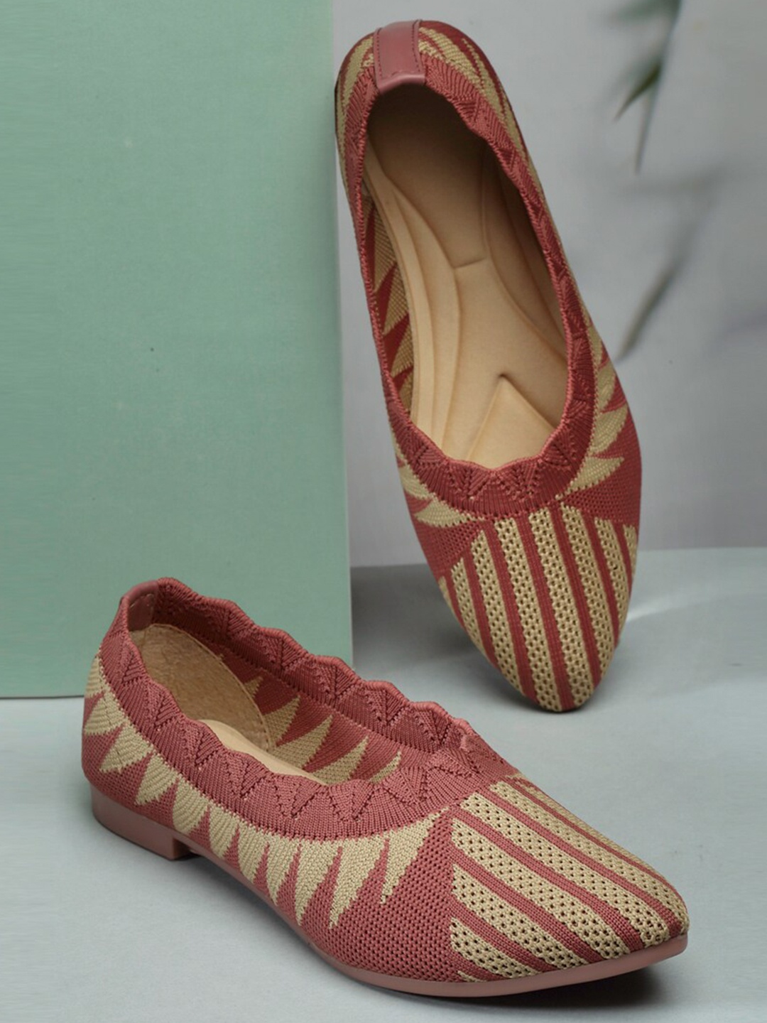 

sneakers villa Textured Lightweight Ballerinas, Peach