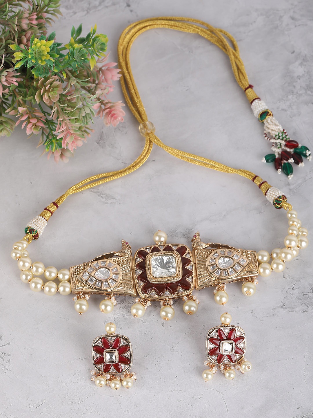 

AURAA TRENDS 22KT Gold-Plated Kundan Studded & Beaded Jewellery Set
