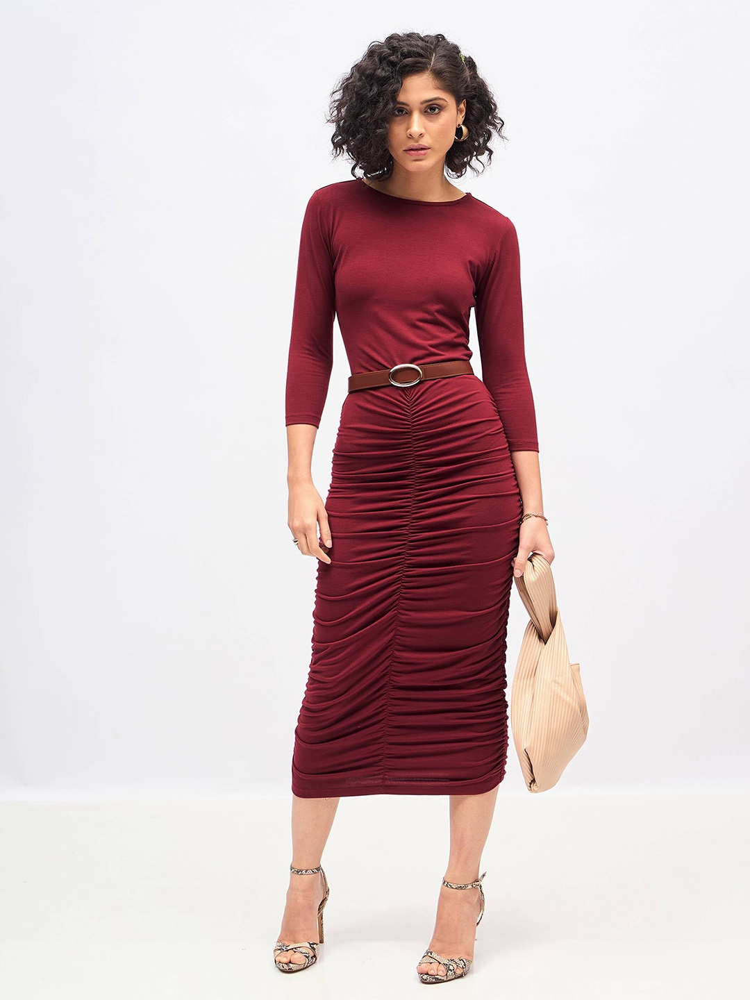 

SASSAFRAS Maroon Ruched Bodycon Midi Dress