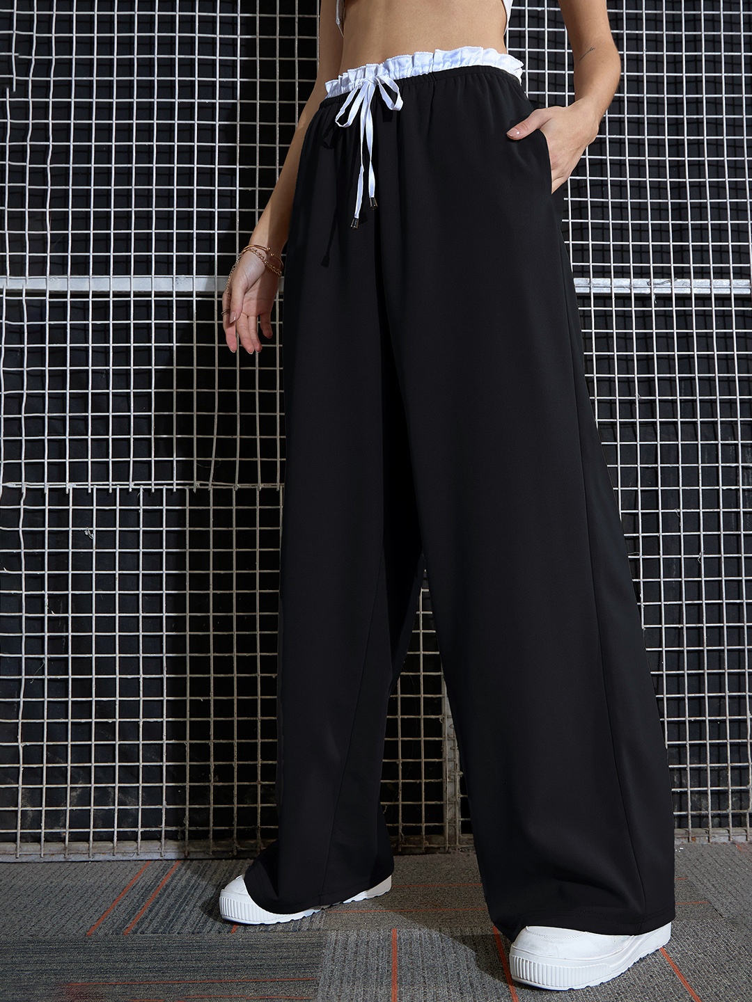 

SASSAFRAS Women Black Loose Fit High-Rise Parallel Trousers