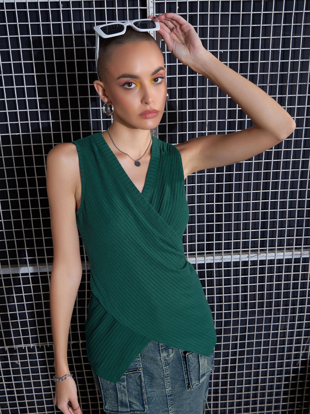 

SASSAFRAS Green V-Neck Sleeveless Top