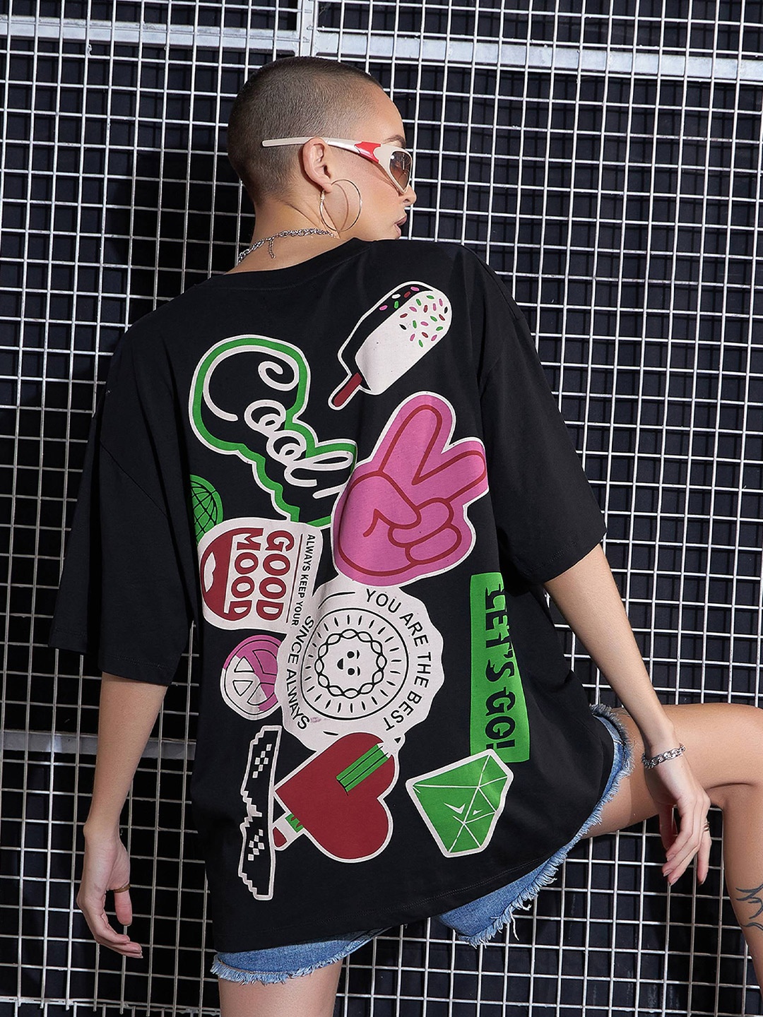 

SASSAFRAS Black Graphic Printed Drop-Shoulder Oversized Pure Cotton T-shirt