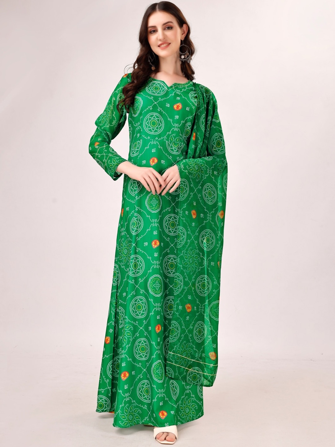 

FAB GALAXY Bandhani Printed Gotta Patti Anarkali Kurta With Dupatta, Green