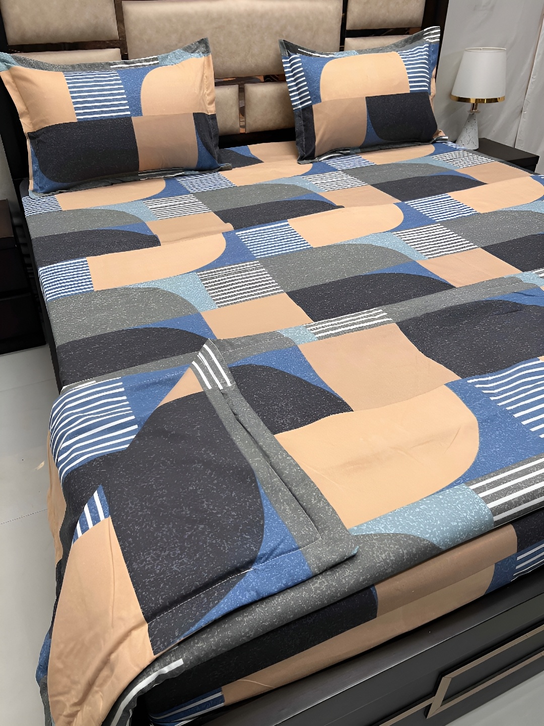 

Pure Decor Bedding of 4 Pieces Bedsheet Set 2.28m X 2.54m With Comforter 2.21m X 2.46m, Blue
