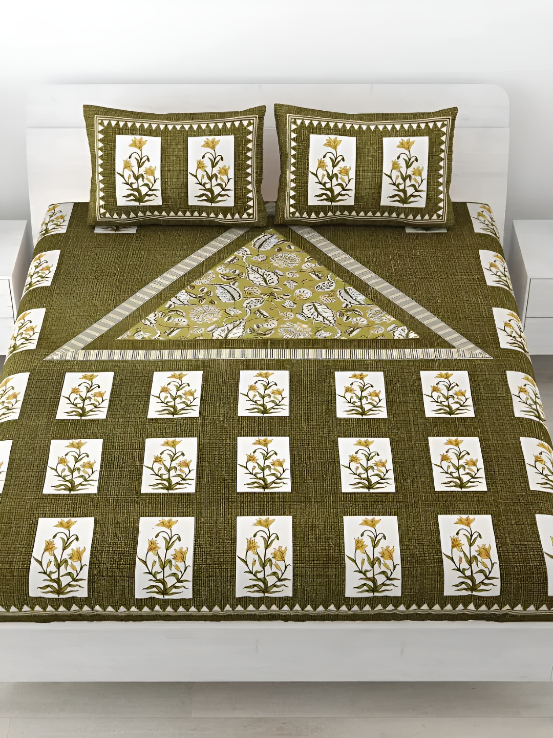 

LIVING ROOTS Double Queen Size Jaipur Block Print Cotton Double Bedsheet & 2 Pillow Covers, Green