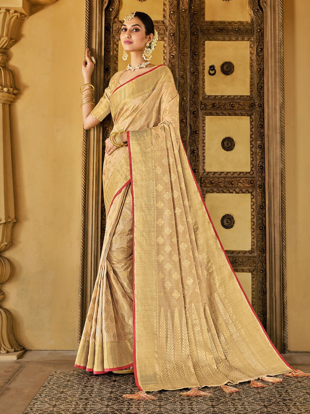 

Reeta Fashion Ethnic Motifs Woven Design Zari Pure Cotton Saree, Cream
