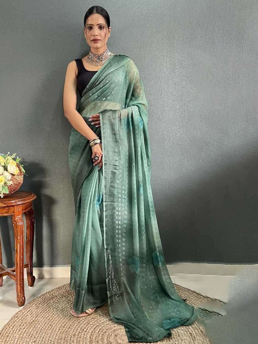 

Reeta Fashion Floral Printed Ready to Wear Pure Georgette Saree, Green