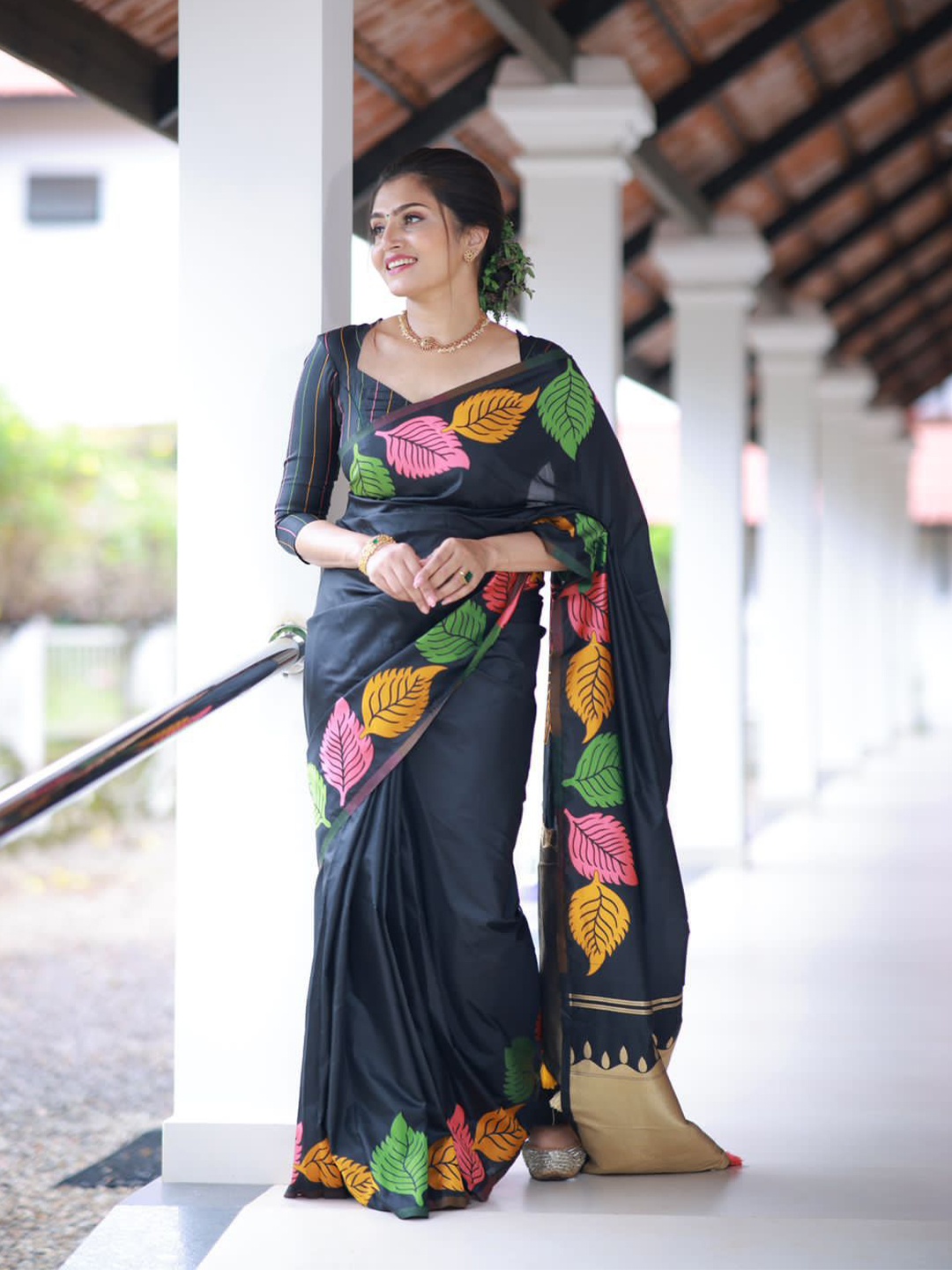 

Reeta Fashion Printed Border Saree, Teal
