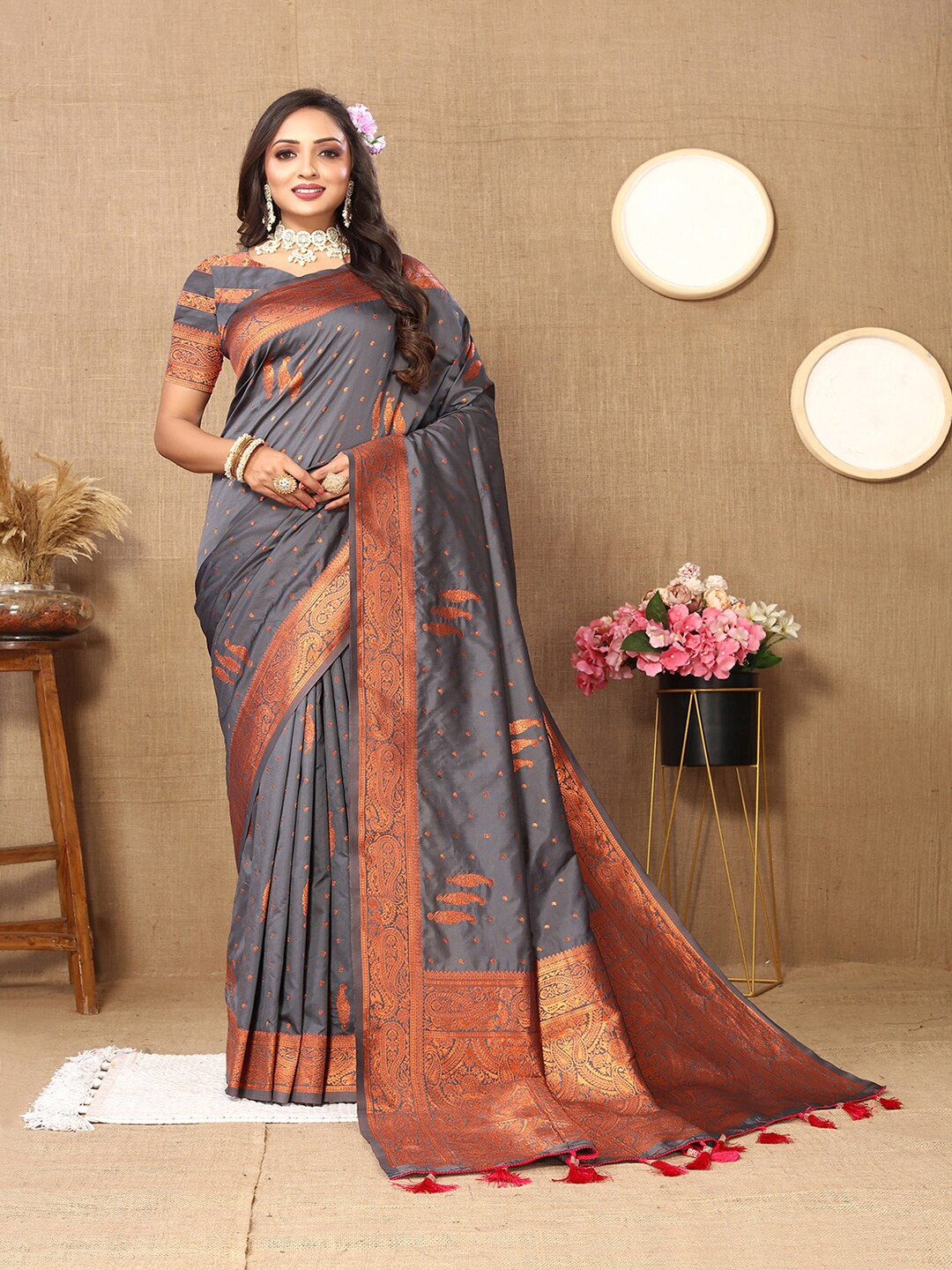 MARGI DESIGNERS Ethnic Motifs Zari Pure Silk Kanjeevaram Saree, Grey