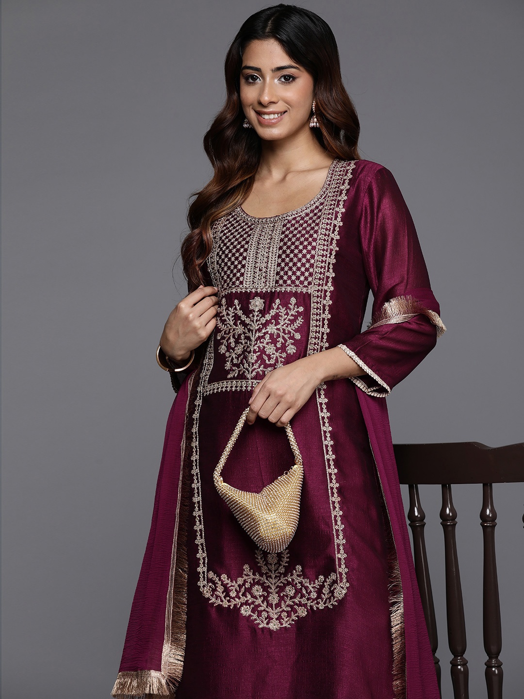 

Varanga Floral Embroidered Zari Kurta with Trousers & Dupatta, Burgundy