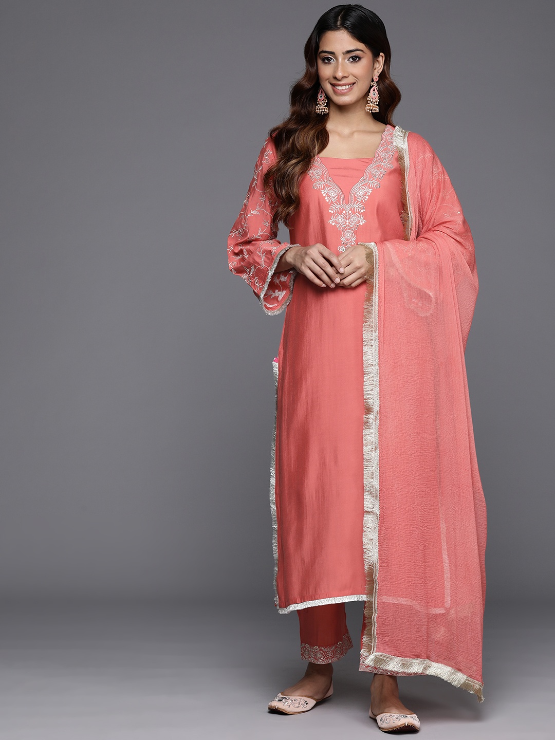 

Varanga Floral Embroidered Sequinned Kurta with Trousers & Dupatta, Peach