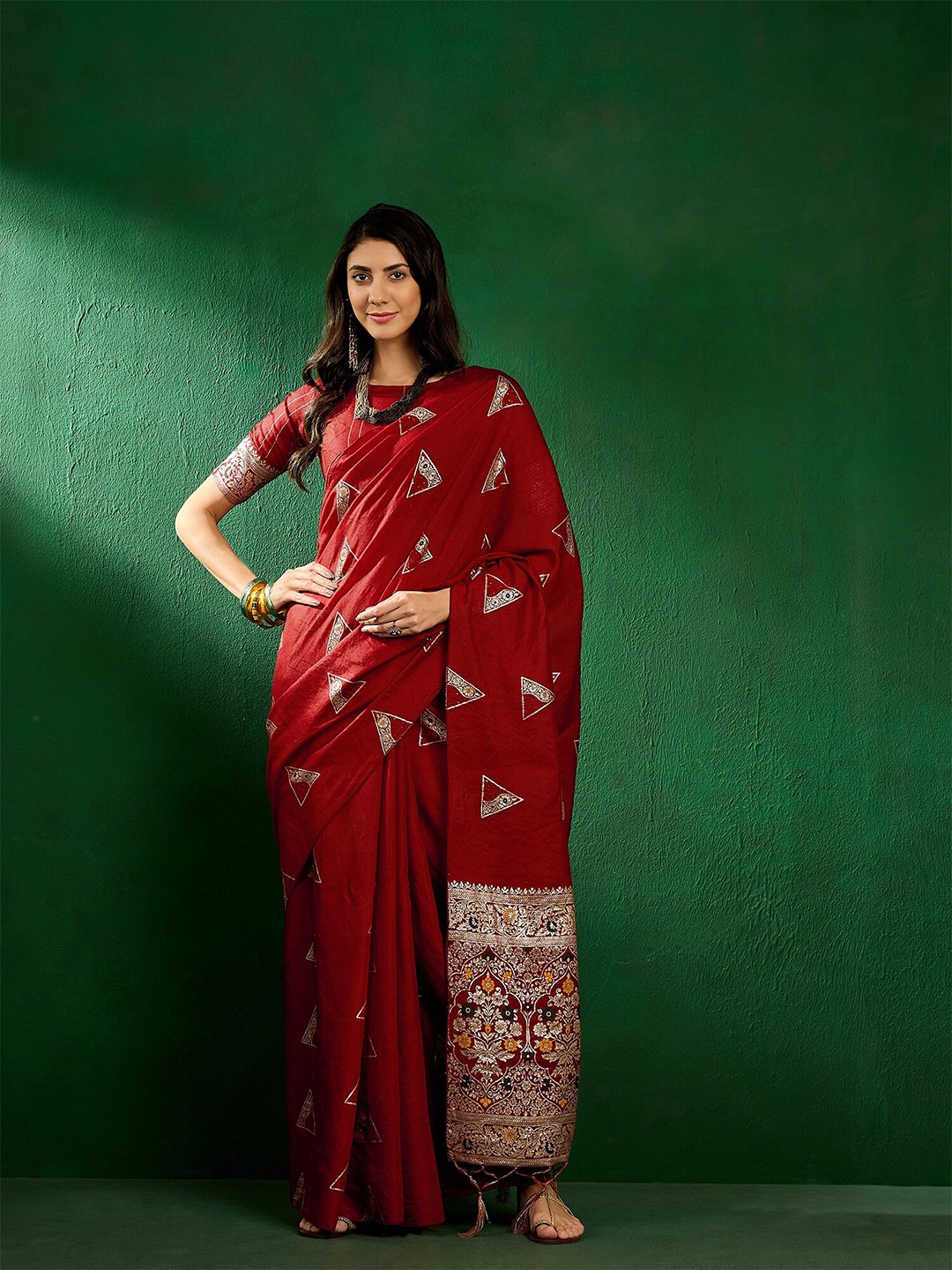 

MAHALASA Woven Design Ethnic Motifs Zari Saree With Tassels, Maroon