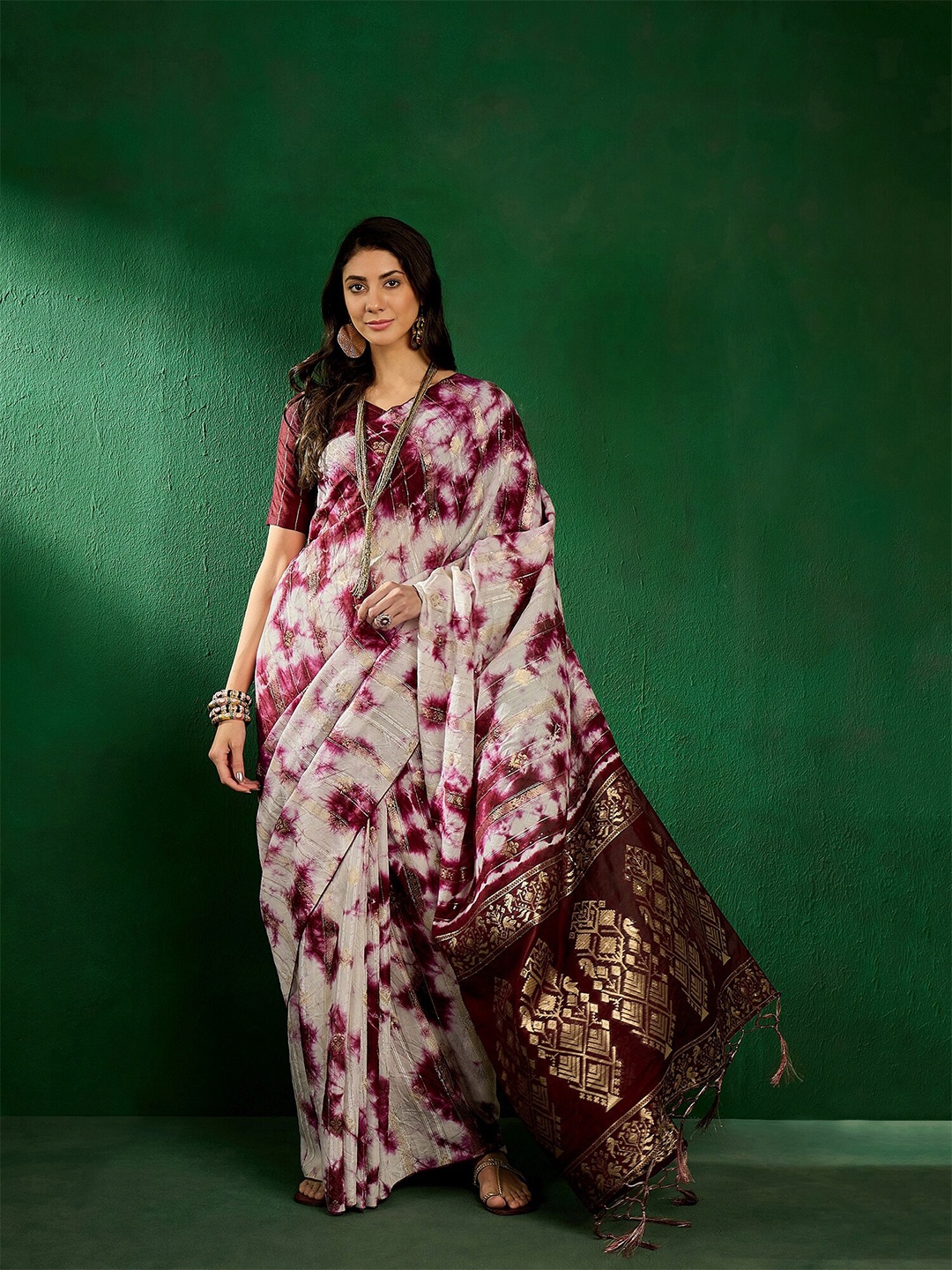 

MAHALASA Tie and Dye Zari Saree With Tassels, Burgundy