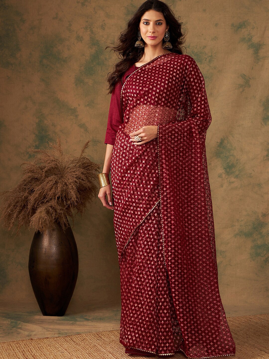 

MAHALASA Geometric Woven Design Net Saree, Maroon