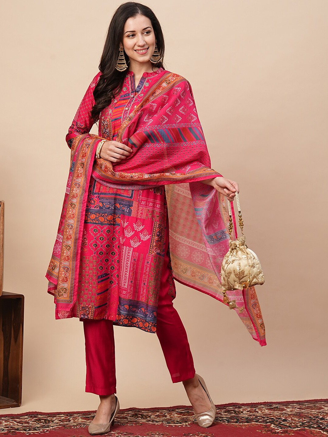 

Globus Ethnic Motifs Printed Regular Thread Work Kurta With Trousers & Dupatta, Pink